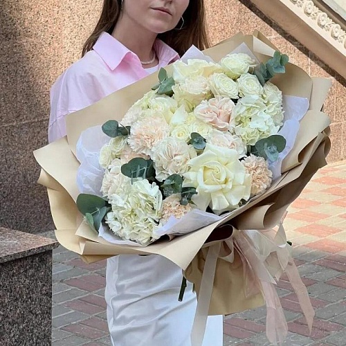 Топ-цветы 2025 года по версии Цветов.ру и Вахитова Булата — что выбирают россияне в новом сезоне