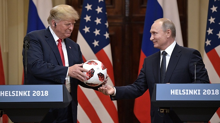 В Кремле прокомментировали решение США проверить подарок Путина Трампу