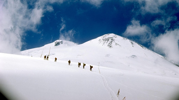 Ледники на Эльбрусе за 50 лет отступили почти на 300 метров
