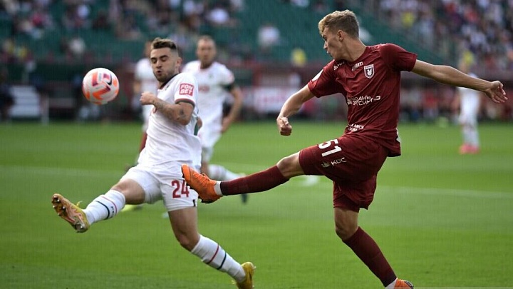 Рожков вошел в список лучших широко играющих защитников вне топ-5 лиг