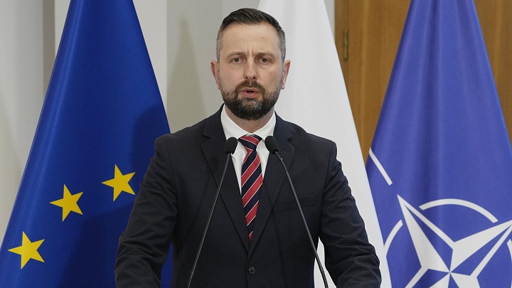 Глава Минобороны Польши отказался предоставлять Украине вооружение в кредит