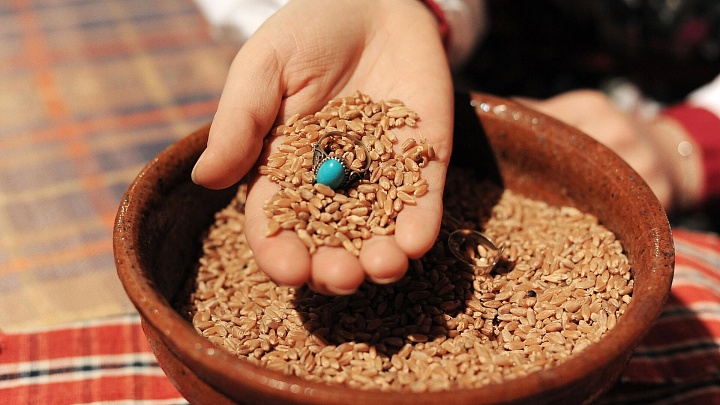 Иеромонах назвал гадание в святки бесовщиной